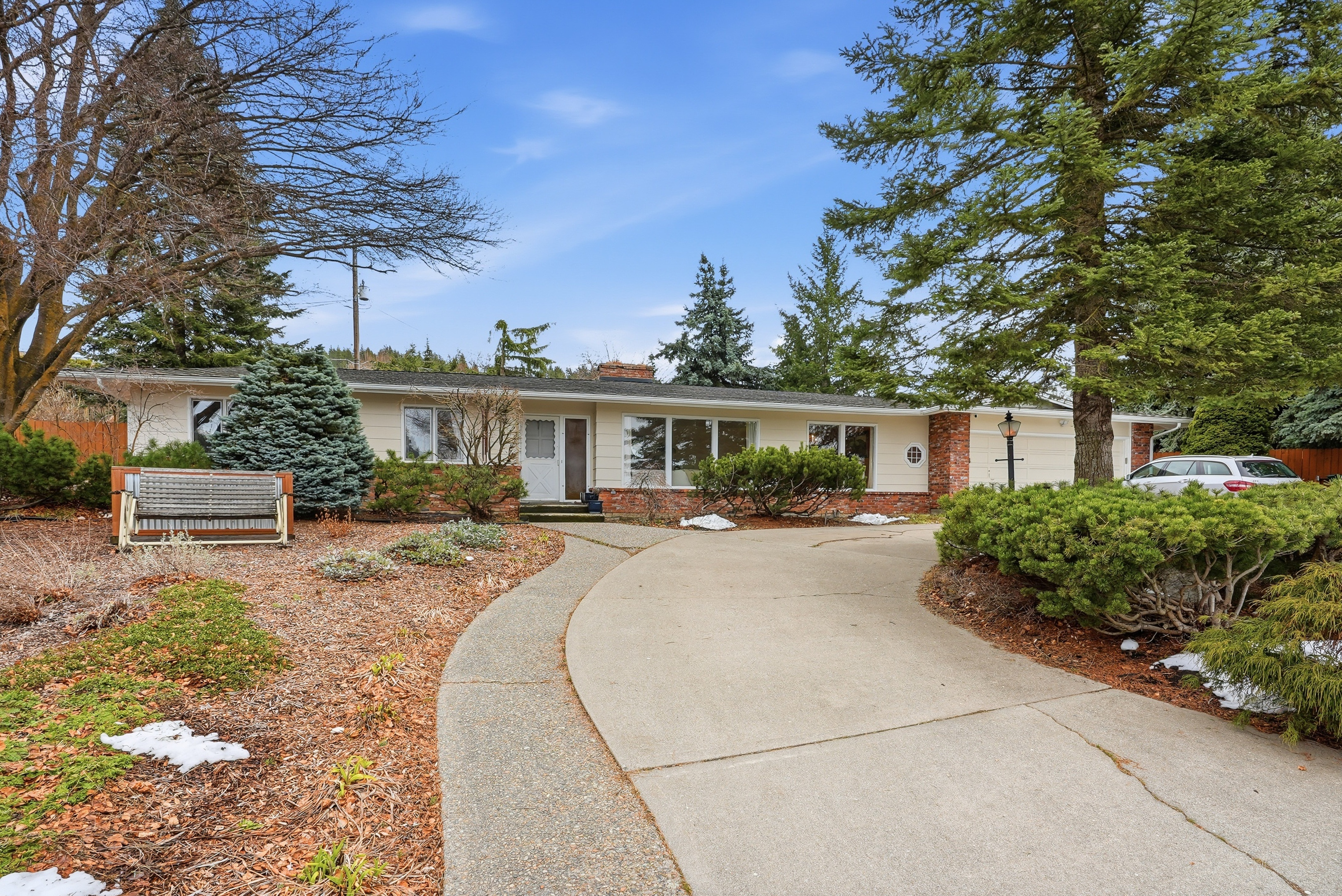 5419 S Dearborn Rd — Estate Exterior